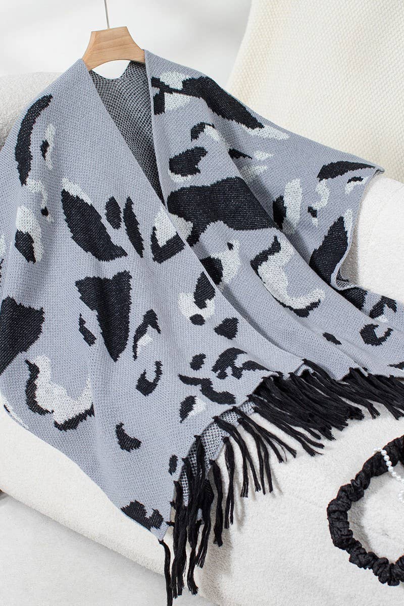 CWOCAS0046_CONTRAST LEOPARD PRINT KNITTED FRINGED CAPE