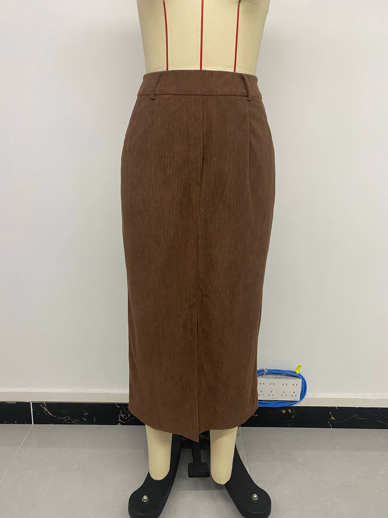 High-waisted straight-leg corduroy slit skirt