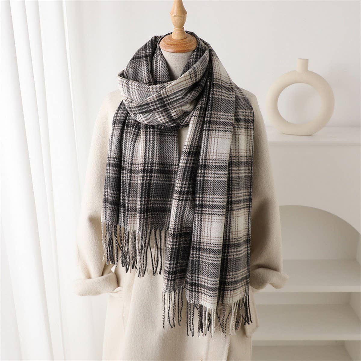 Artistic Plaid Tassel Scarf for Fall and Winter_CWASC2762