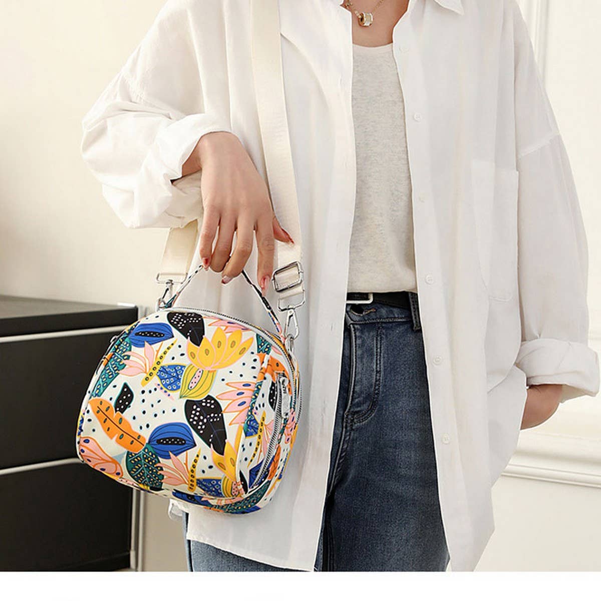 NYLON LARGE CAPACITY SHOULDER MESSENGER BAG_CWAB3488