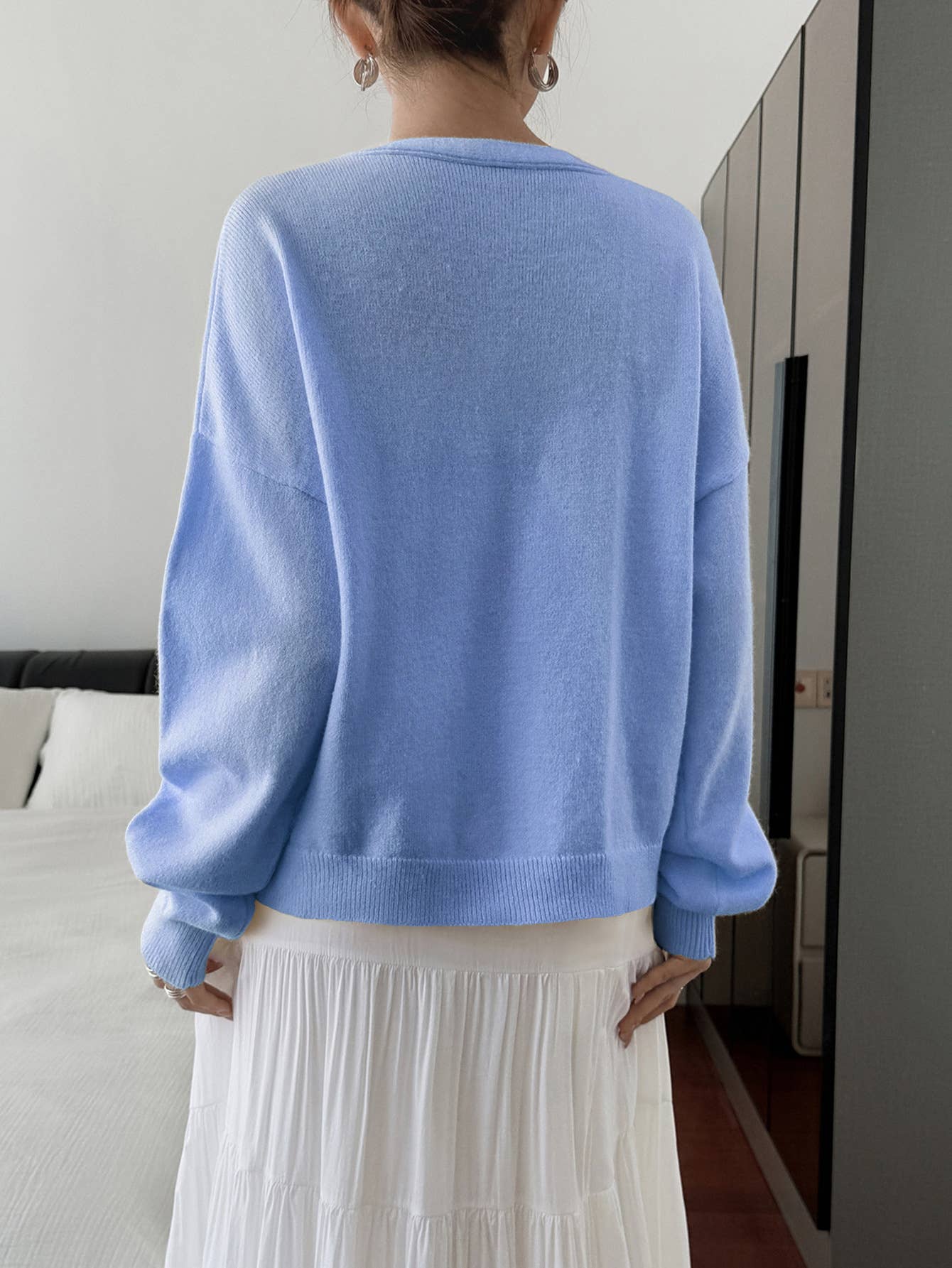 Simple solid-color long-sleeved Cardigan