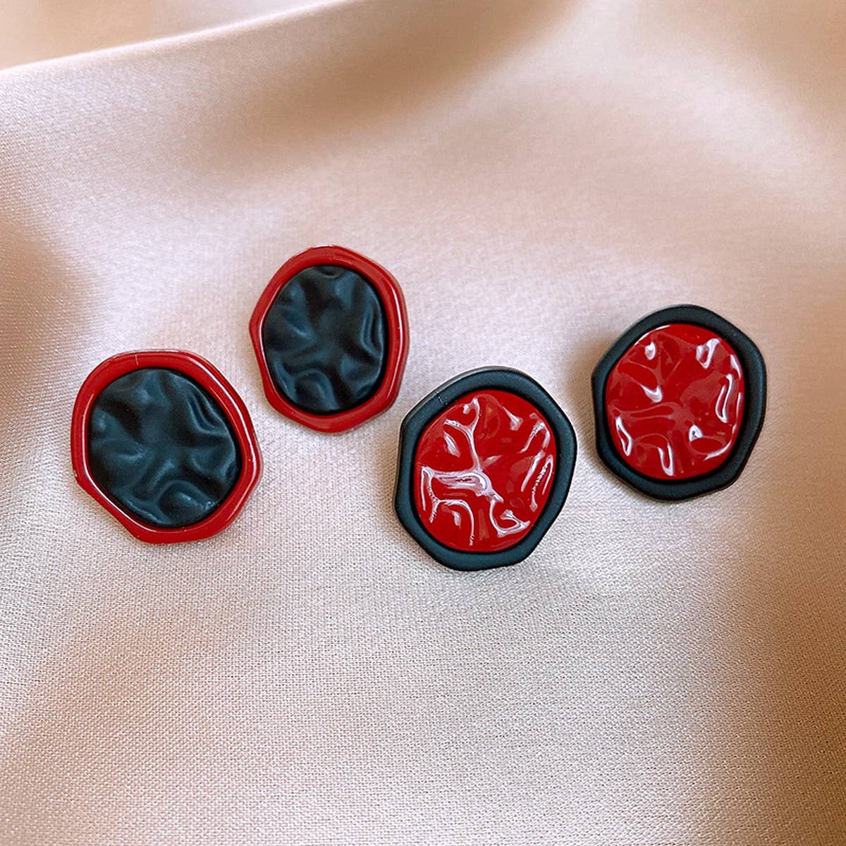 VINTAGE RED PLEATED OVAL EARRINGS