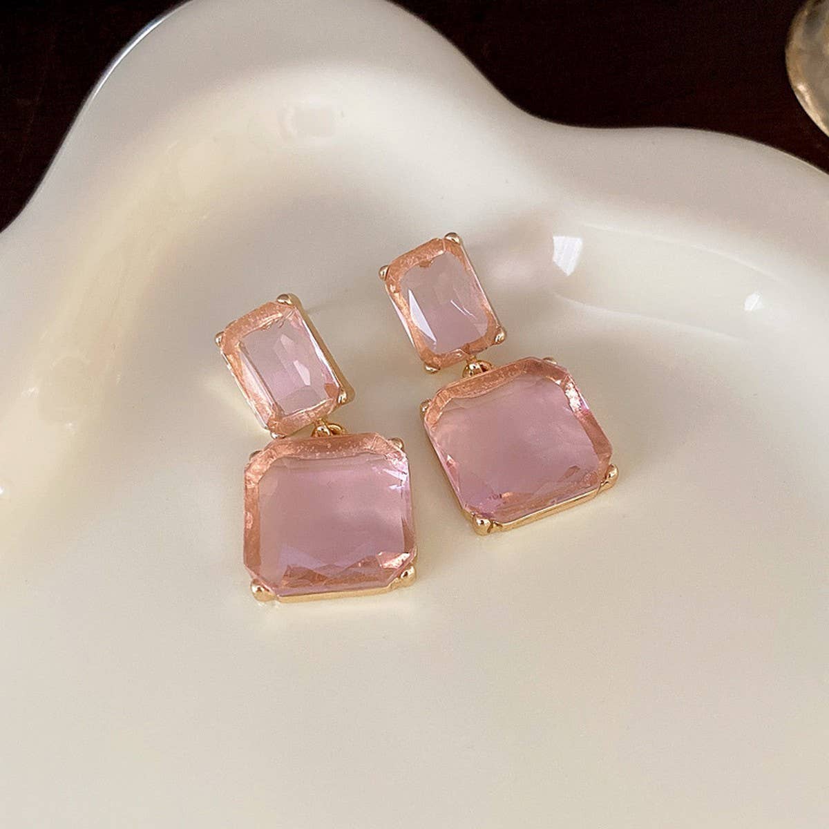 SIMPLE HIGH-END TRANSPARENT CUBE CRYSTAL EARRINGS_CWAJE2321