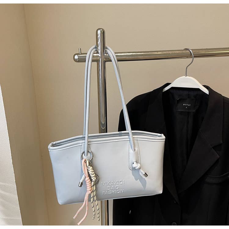 Fashionable versatile and simple underarm bag