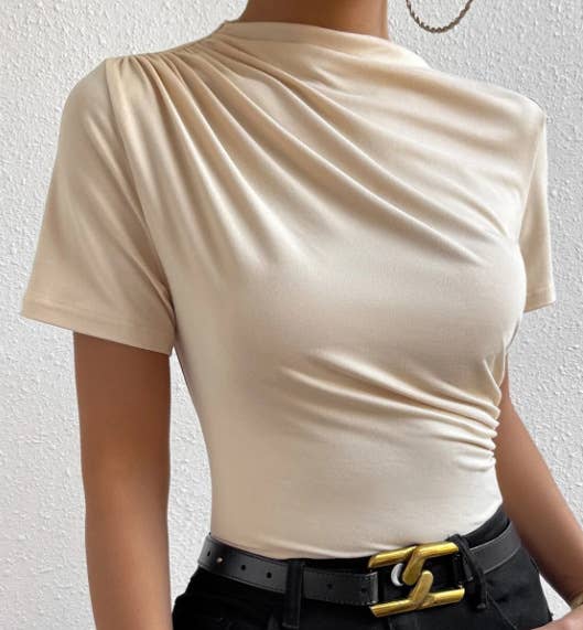 SOLID COLOR SLIM-FIT PLEATED DESIGN STYLE T-SHIRT