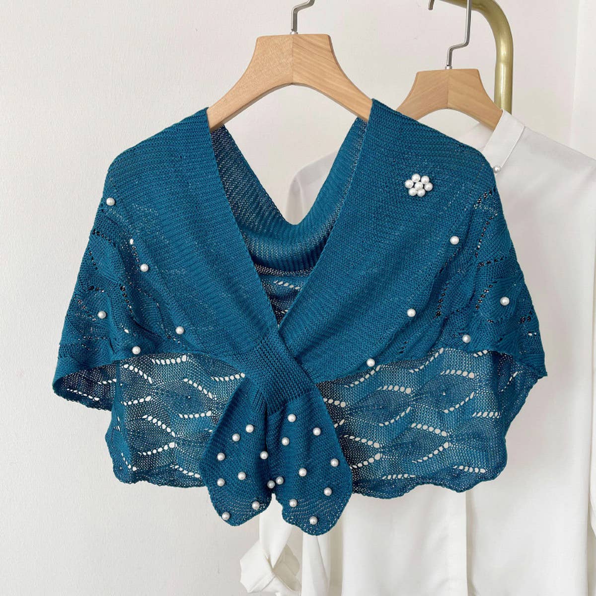 STRIPED OUTER KNITTED DECORATIVE SHAWL_CWASC0759