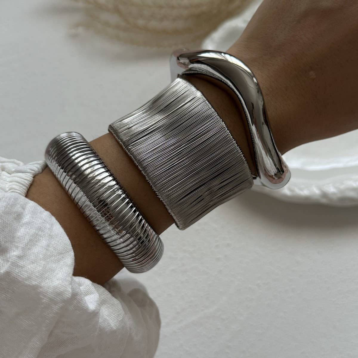 DESIGN HOLLOW FASHION PERSONALITY BRACELET