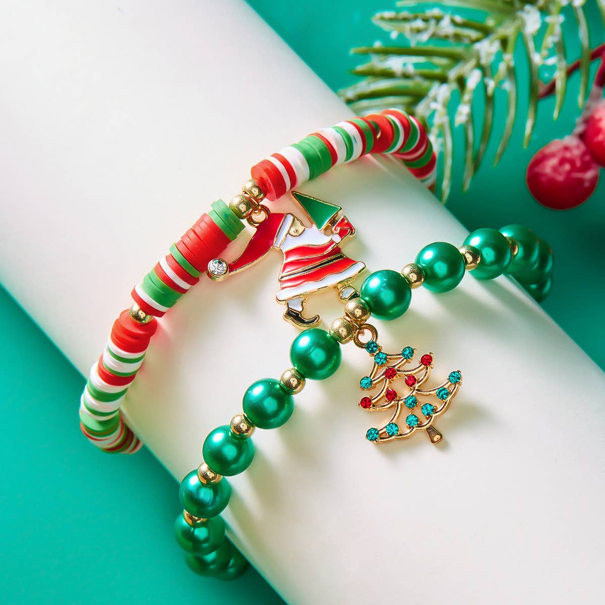 VERSATILE GREEN CHRISTMAS BEADED BRACELET