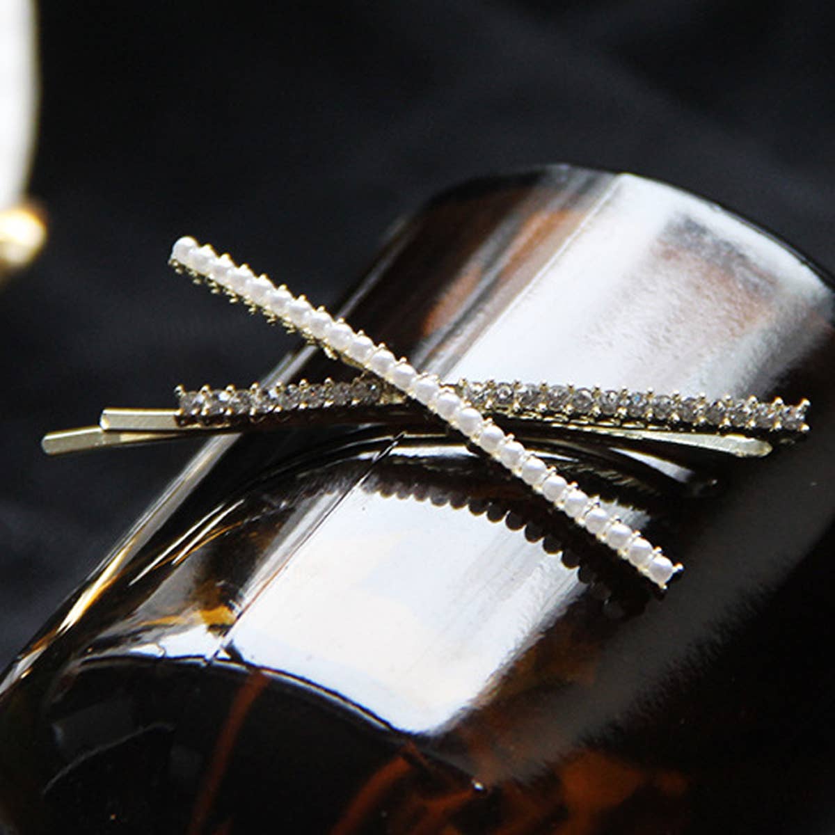 WITH PEARL EDGE CLIP X-SHAPED HAIR CLIP_CWAHA1223