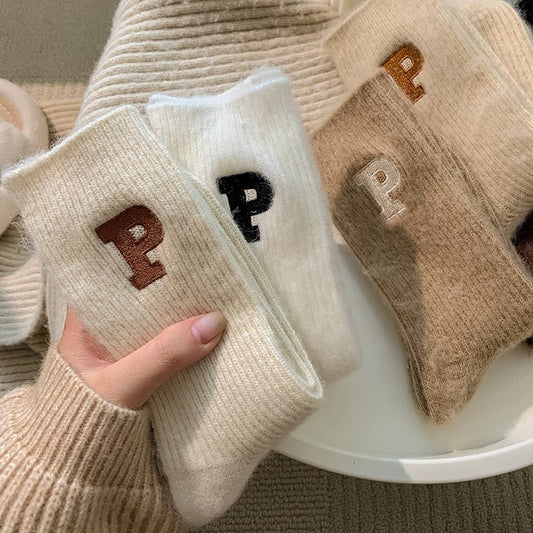 AUTUMN AND WINTER WARM LETTER P MID-TUBE SOCKS_CWMS1059