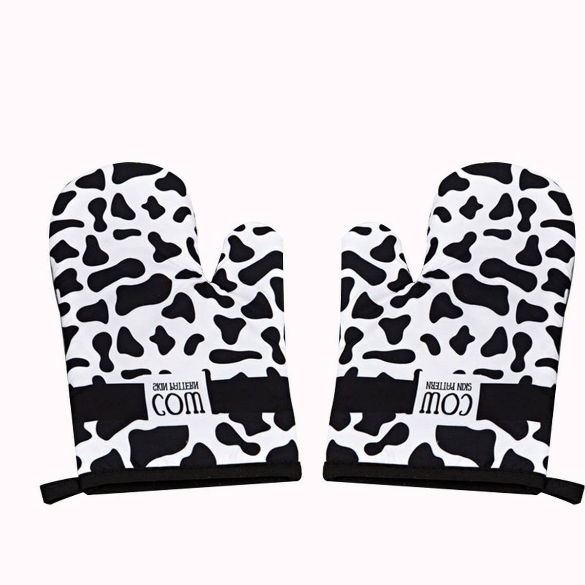 A PAIR OF HEAT-RESISTANT BAKING GLOVES_CWMM1452