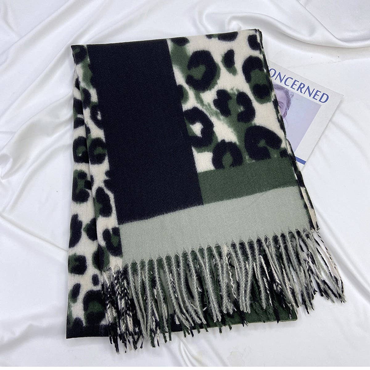 Leopard Colorblock Scarf ? Warm Tassel Winter Wrap