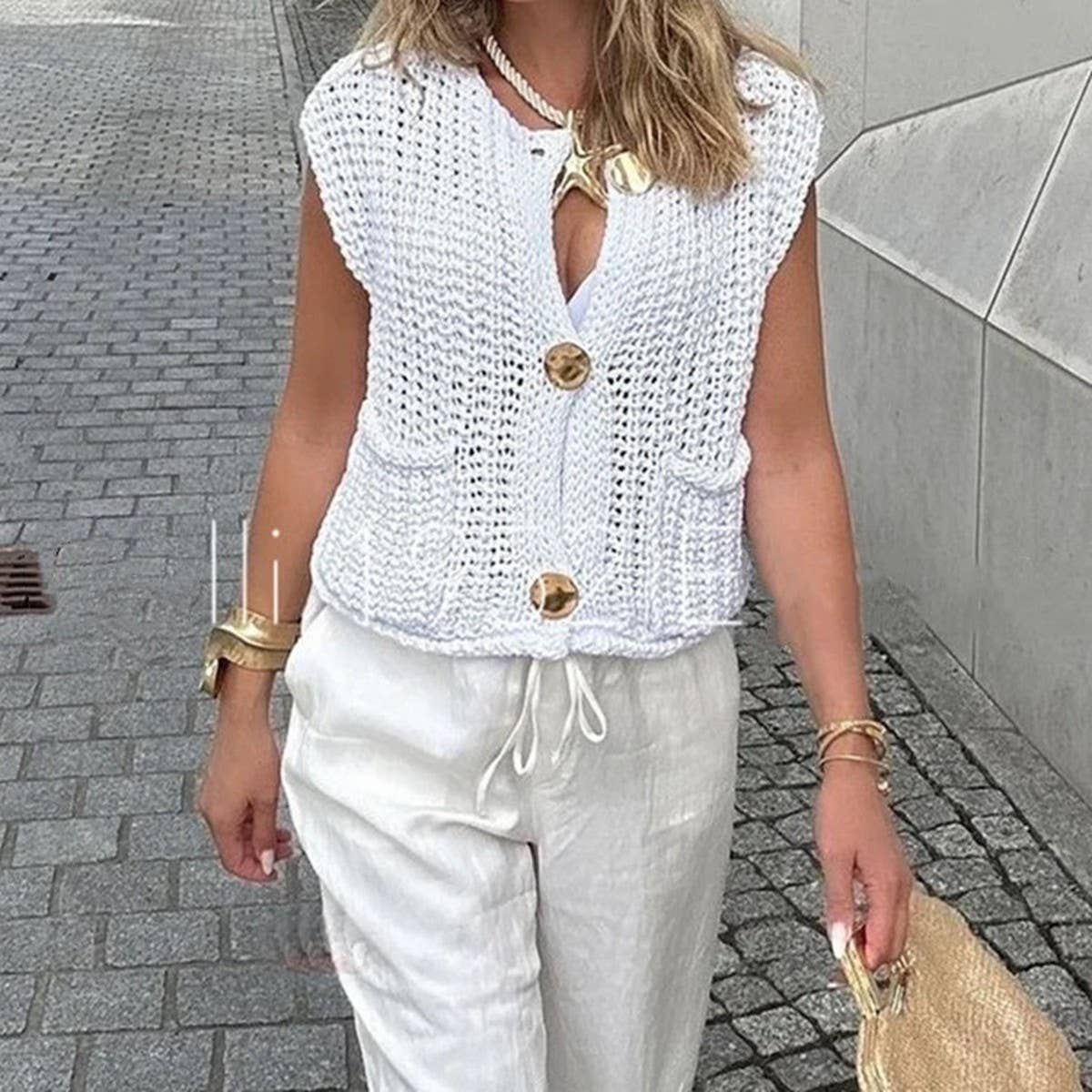 Women's Sleeveless Knit Vest with Pockets