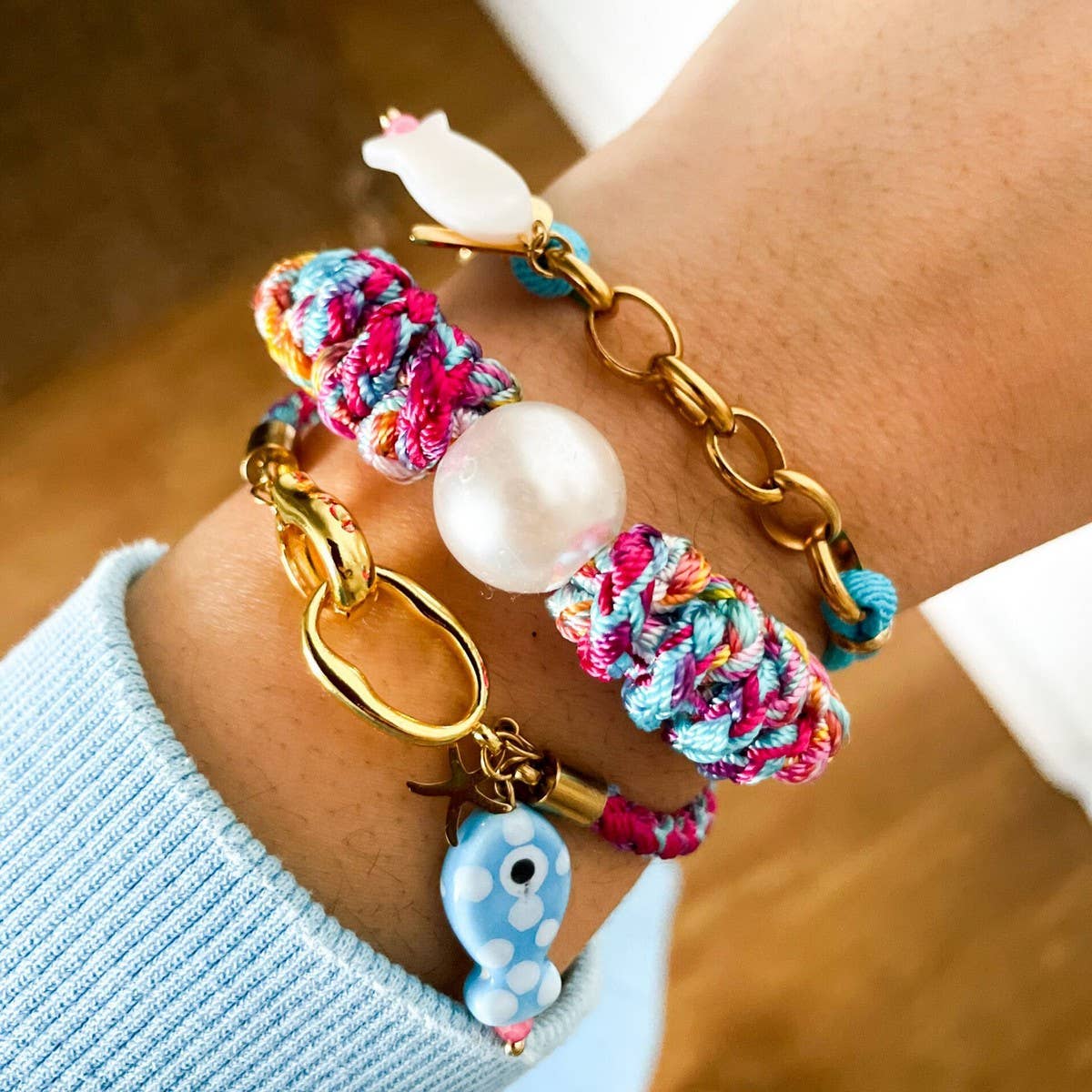 18K Gold Fish & Star Charm Woven Rope Bracelet_CWAJE4615