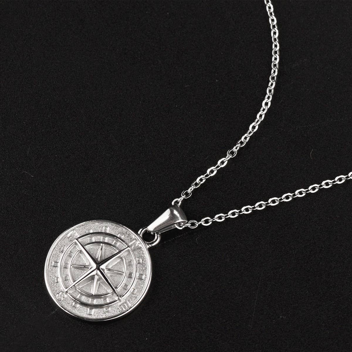 Creative compass hip hop pendant necklace