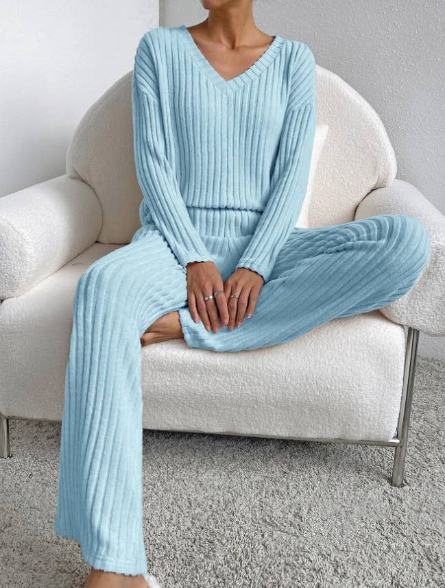 TEMPERAMENT LOOSE V-NECK PIT STRIPE KNITTED SUIT