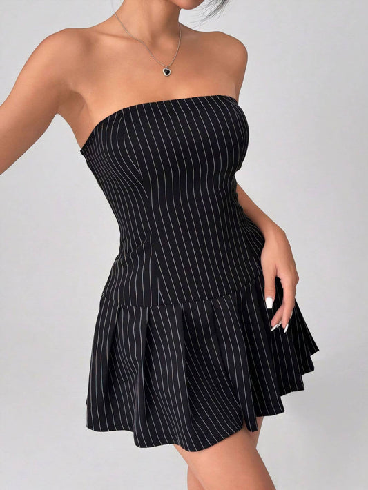 Sexy striped waist-cinching and strapless dress