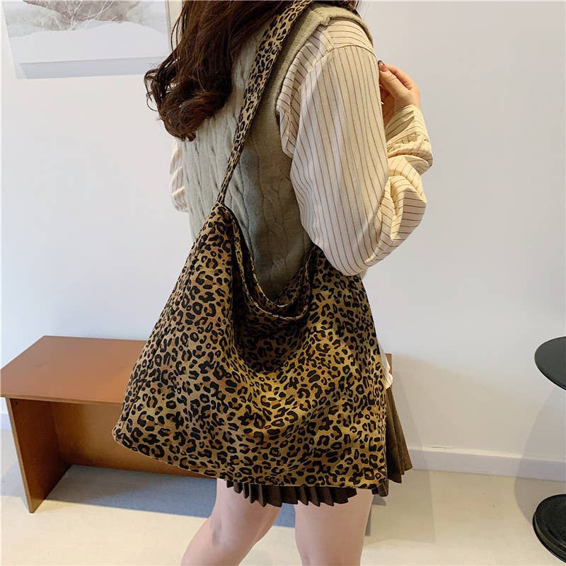 Fashionable leopard print hand-held tote bag