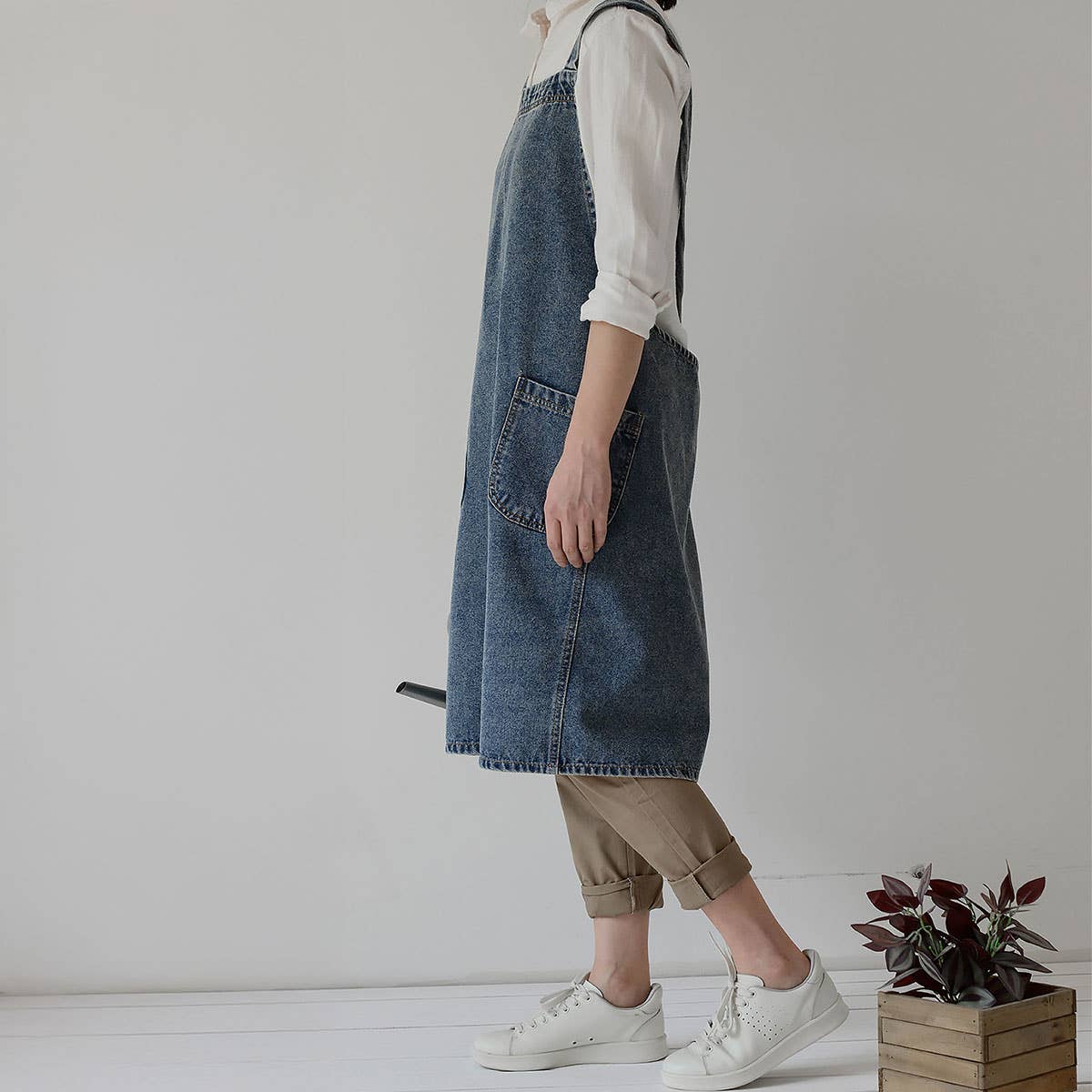 Cotton Canvas Washed Denim Apron with pockets