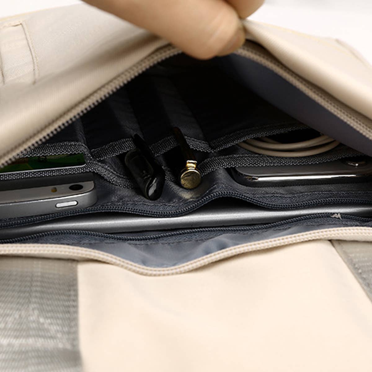 RECHARGEABLE LARGE CAPACITY COMPUTER BAG_CWAB2161