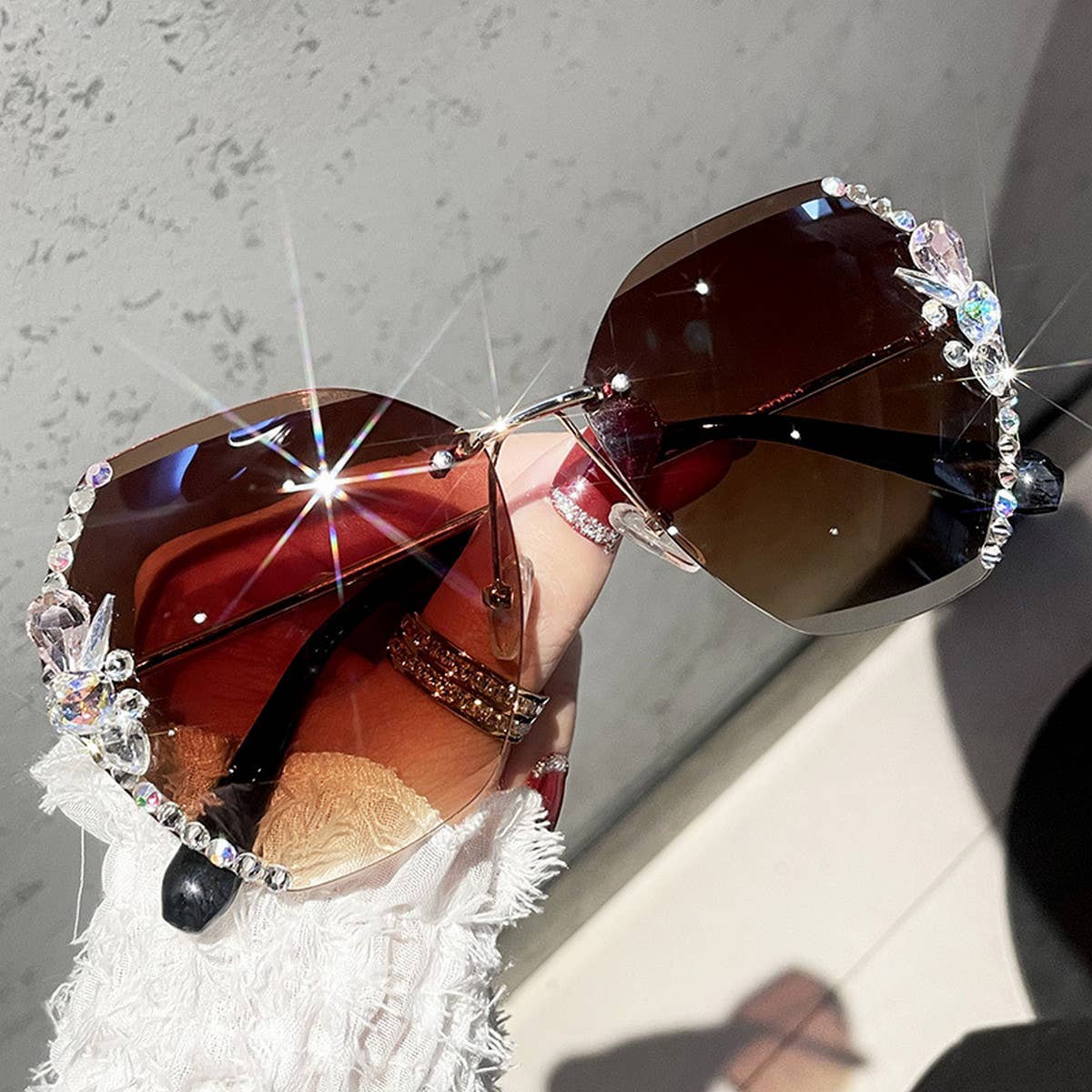 WOMEN FASHION RHINESTONE SUNGLASSES