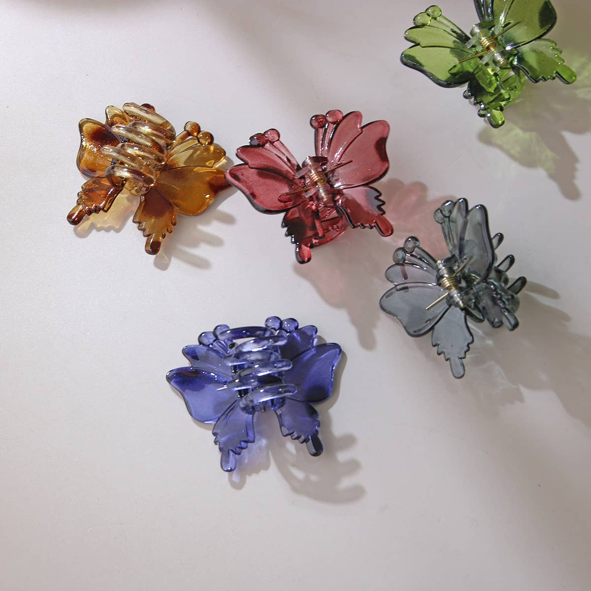 Hollowed-out spotted butterfly hair clippers