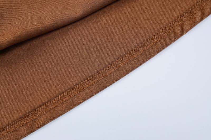 Long strapless dress that covers the hips