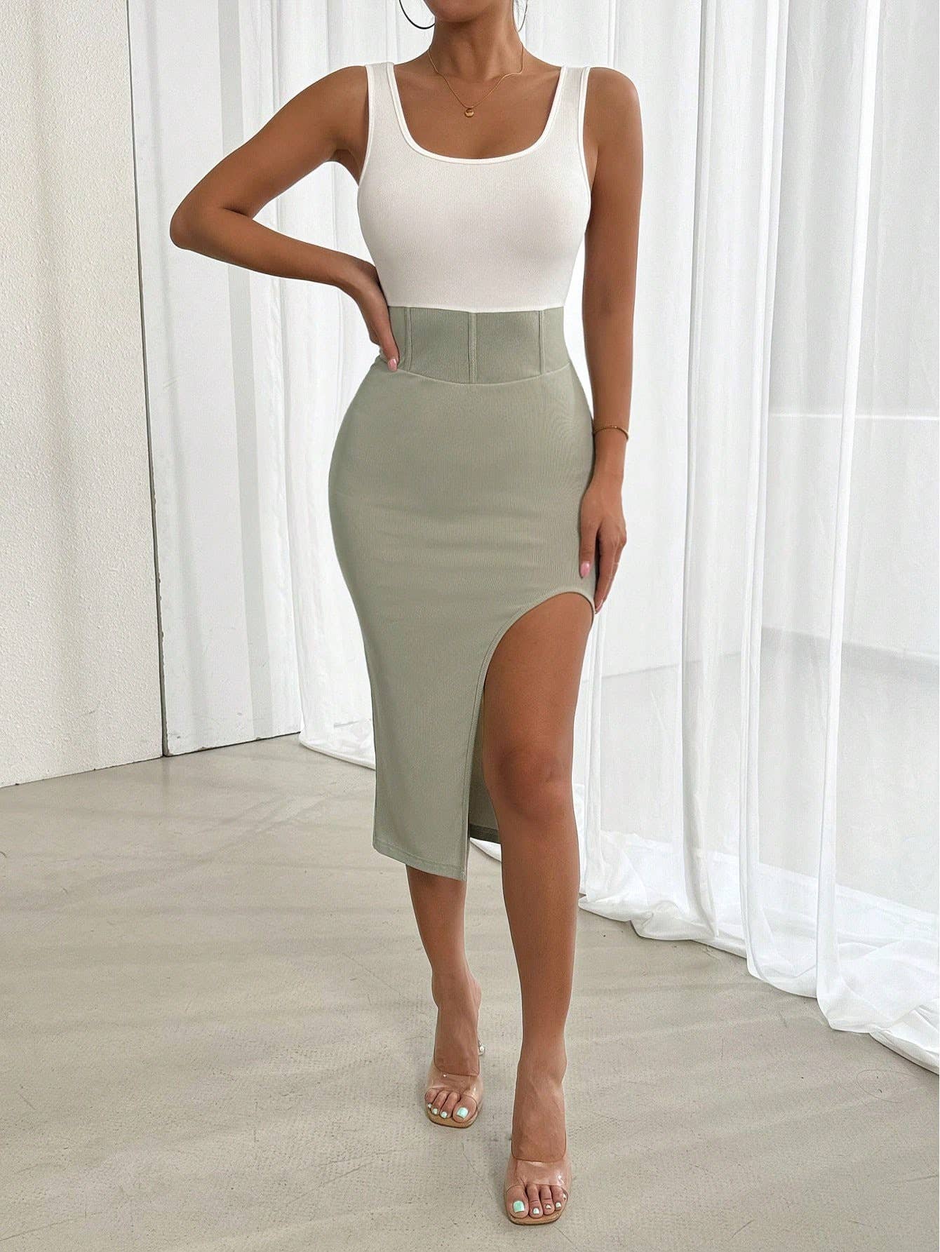 SOLID COLOR SLIM-FIT HIGH-WAISTED SLIT DRESS