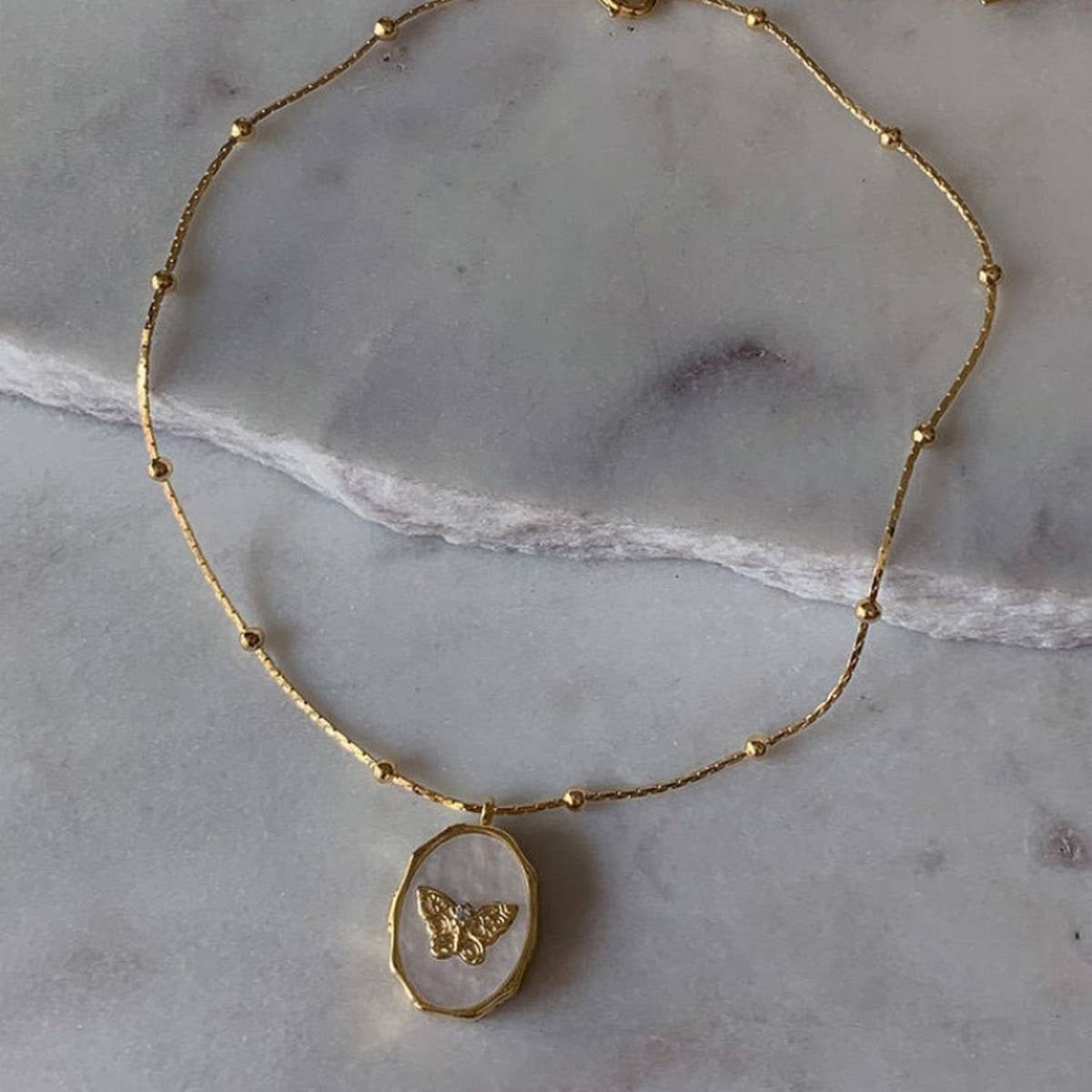 OPENABLE BUTTERFLY PHOTO FRAME VINTAGE NECKLACE_CWAJE1592