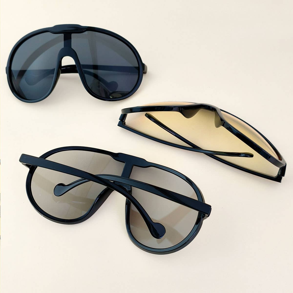 OVERSIZED FRAME ONE-PIECE SUNGLASSES UNISEX_CWASG0282