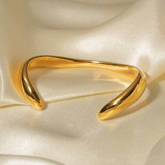 18K Gold Irregular Wave Cuff in Titanium Steel_CWAJE4654
