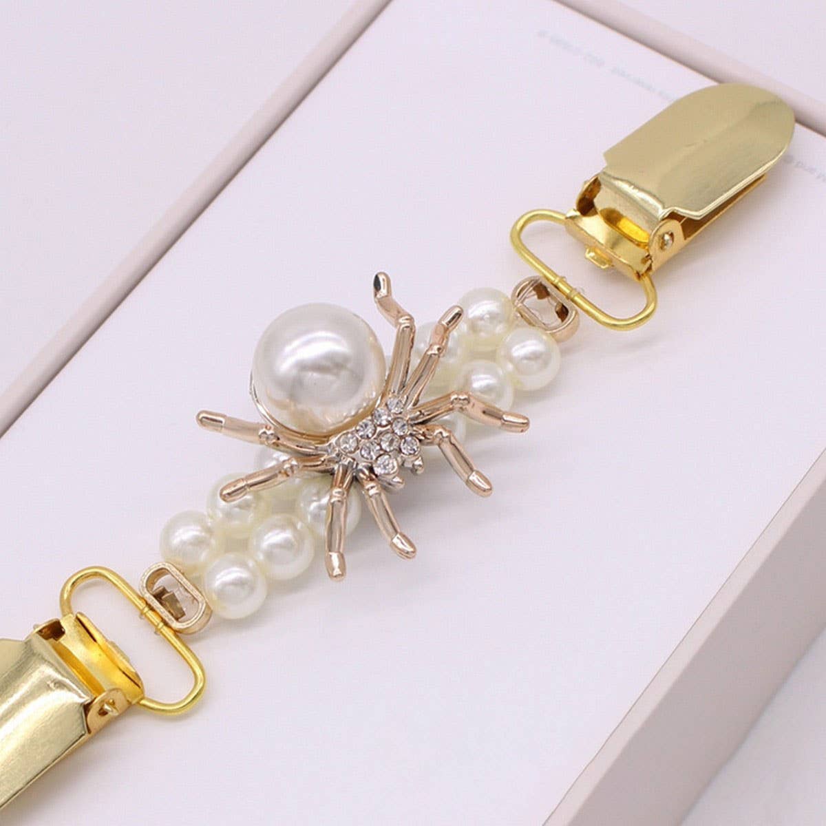 POPULAR HIGH-GRADE PEARL SWEATER CLIP SHAWL CLIP_CWMM2207