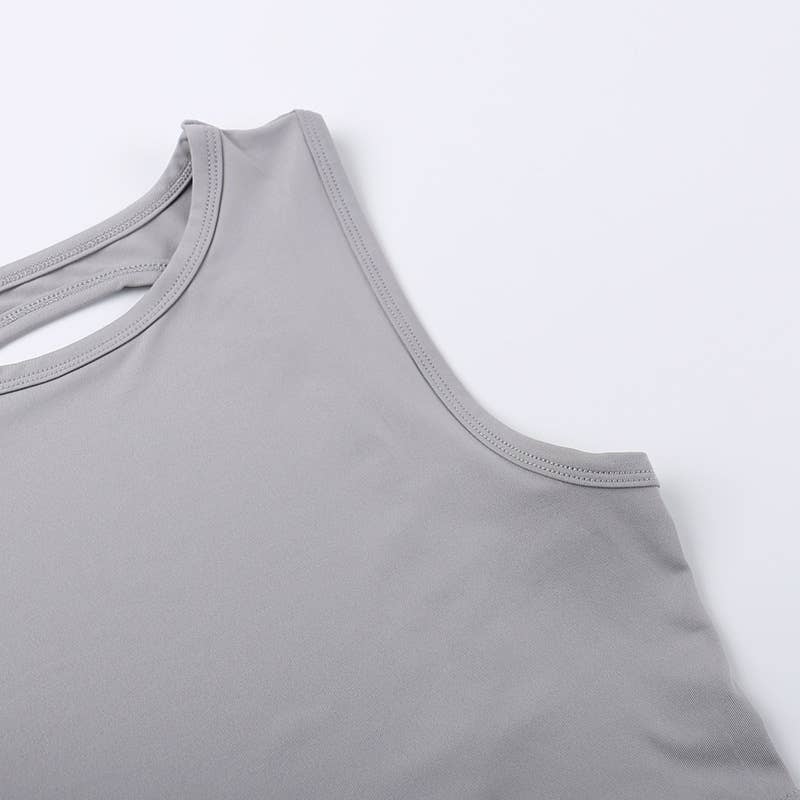 A casual short two-piece vest skirt set