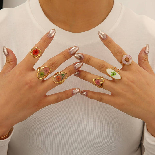 Open Adjustable Steel Ring with Dried Flowers_CWMM8930