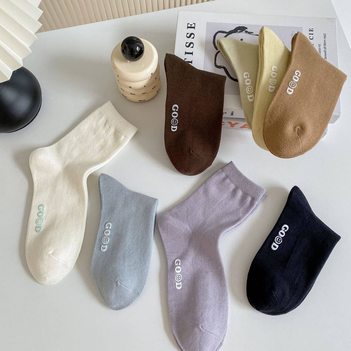 NEW AUTUMN AND WINTER LETTER SMILEY FACE SOCKS