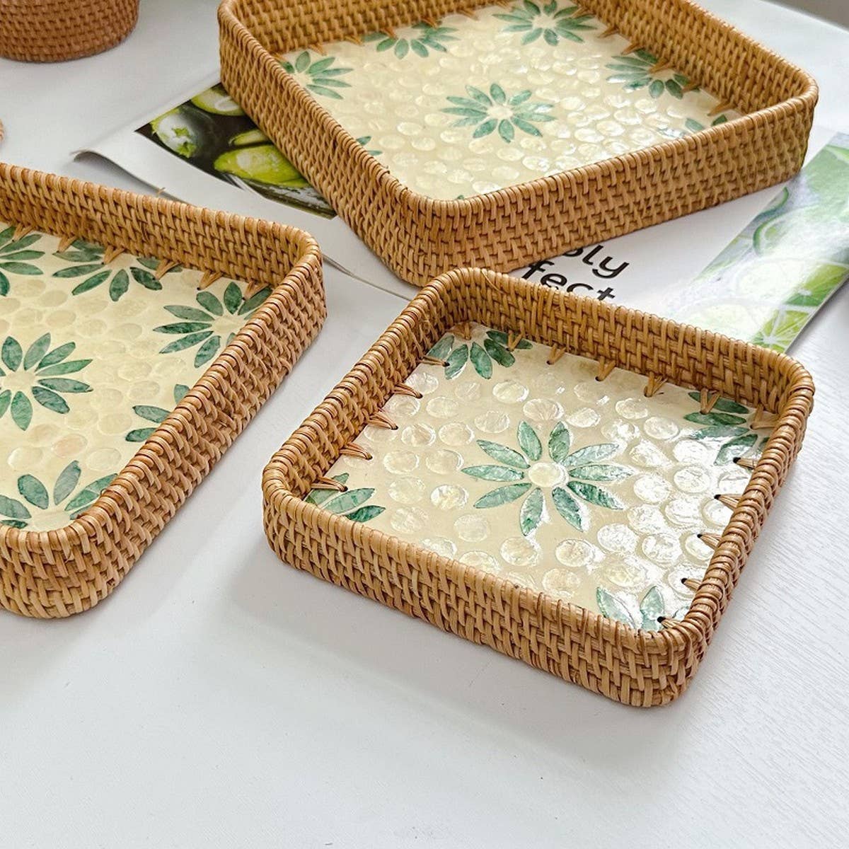 RATTAN COLORFUL SHELL CREATIVE HANDMADE FRUIT PLATE_CWMM4420