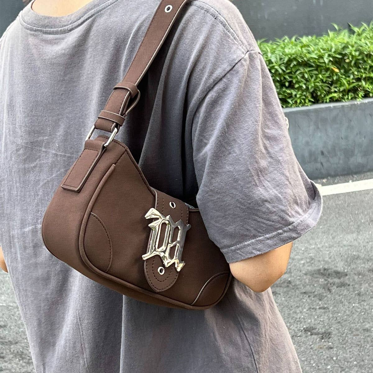 RETRO UNDERARM PORTABLE MESSENGER BAG_CWAB0968