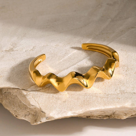 Stylish 18K Gold Rough Wave Open Cuff Bracelet_CWAJE4730