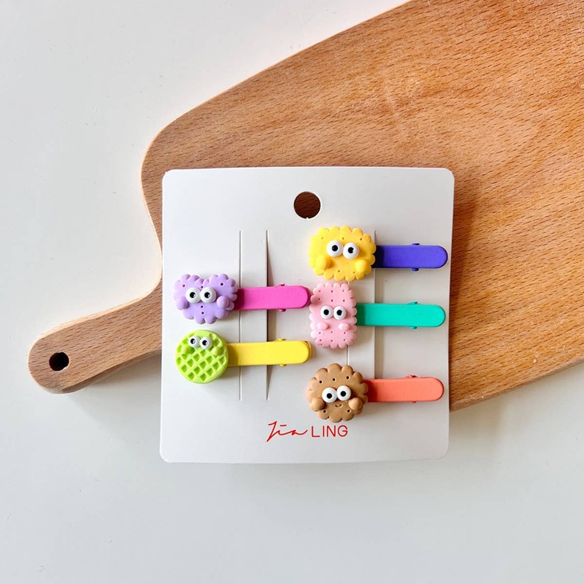 CHILDREN'S COLORFUL BISCUIT HAIRPIN