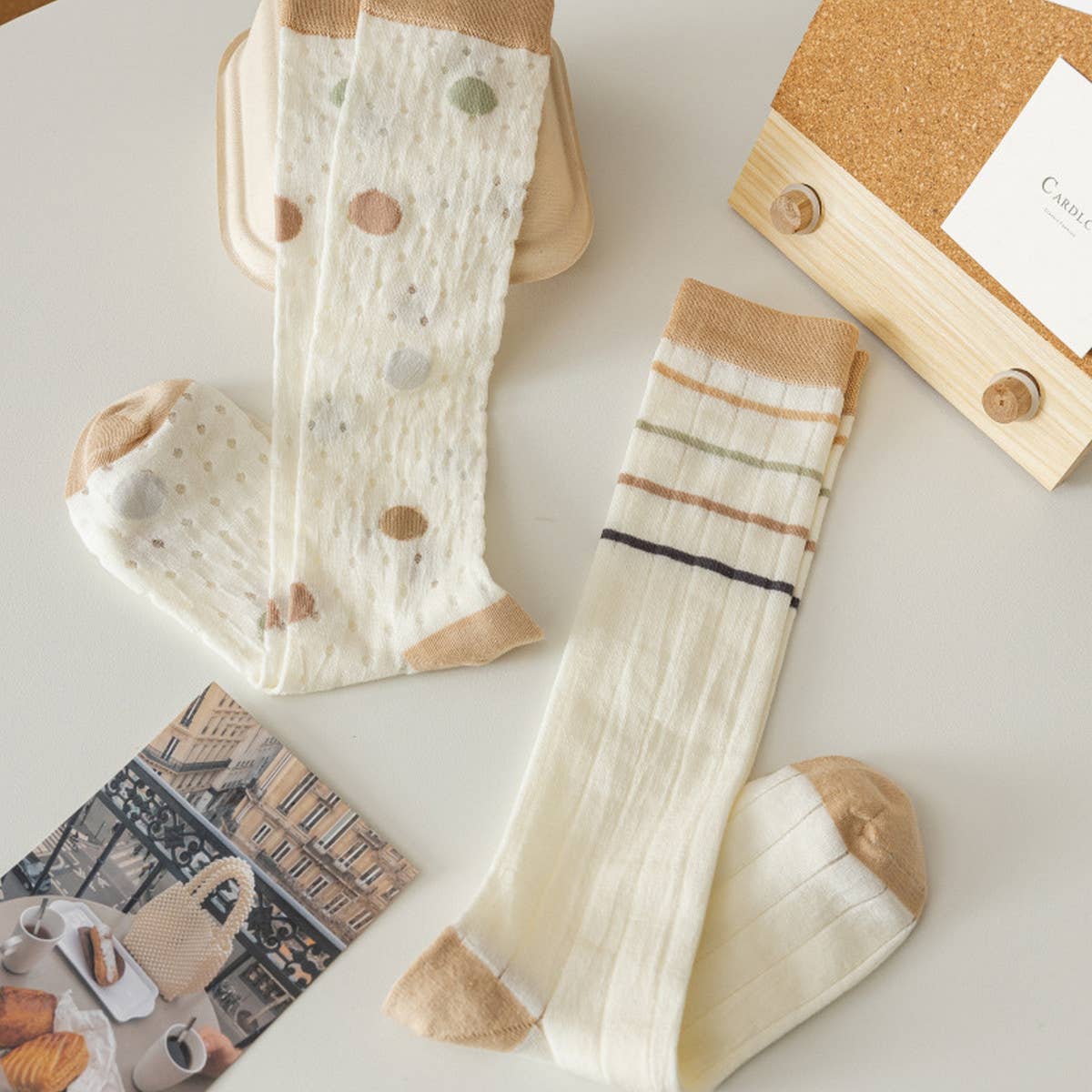 RETRO COLOR-BLOCKED BREATHABLE MID-CALF SOCKS_CWMS0648