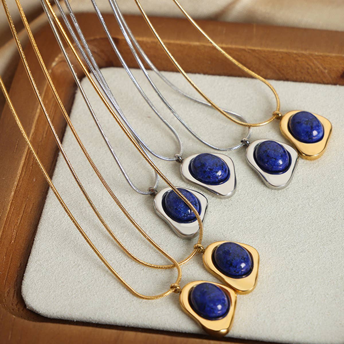 INLAID SAPPHIRE PENDANT NECKLACE JEWELRY