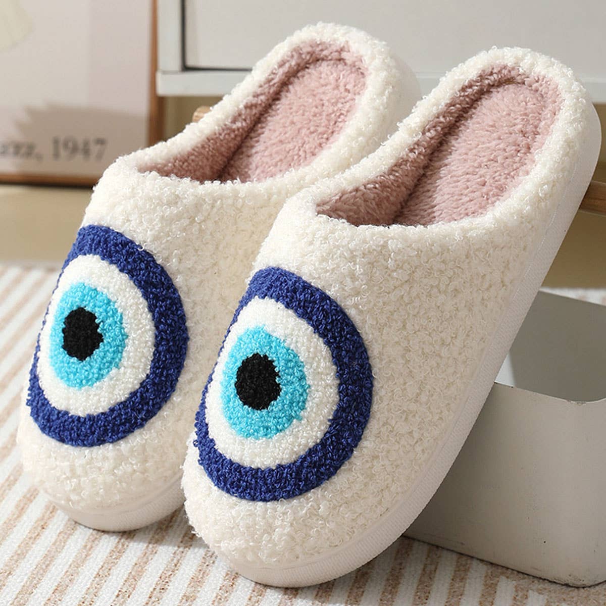 Cute Blue Eye Indoor Slippers For Fall/Winter
