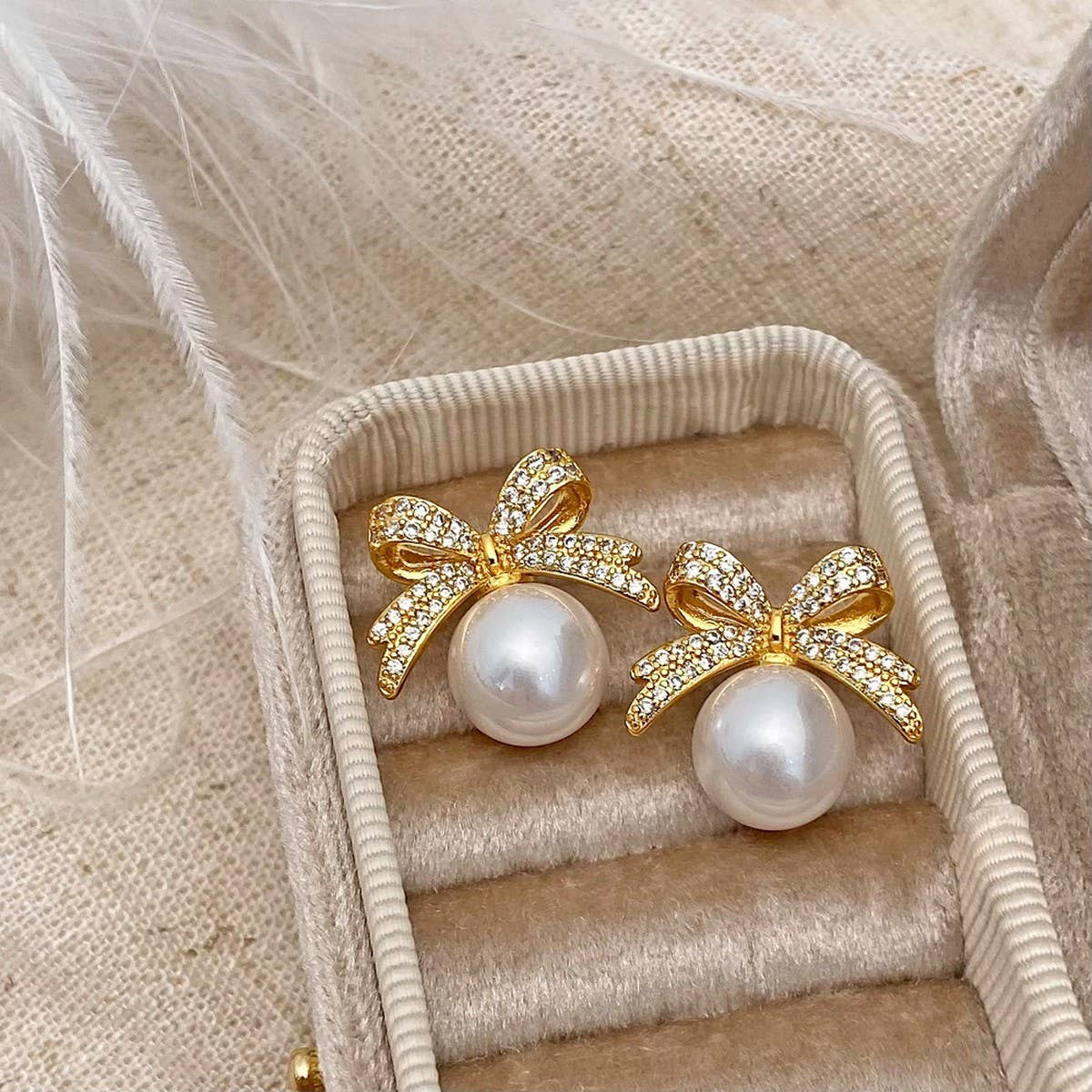 WOMEN'S VINTAGE FULL DIAMOND BOW PEARL EARRINGS