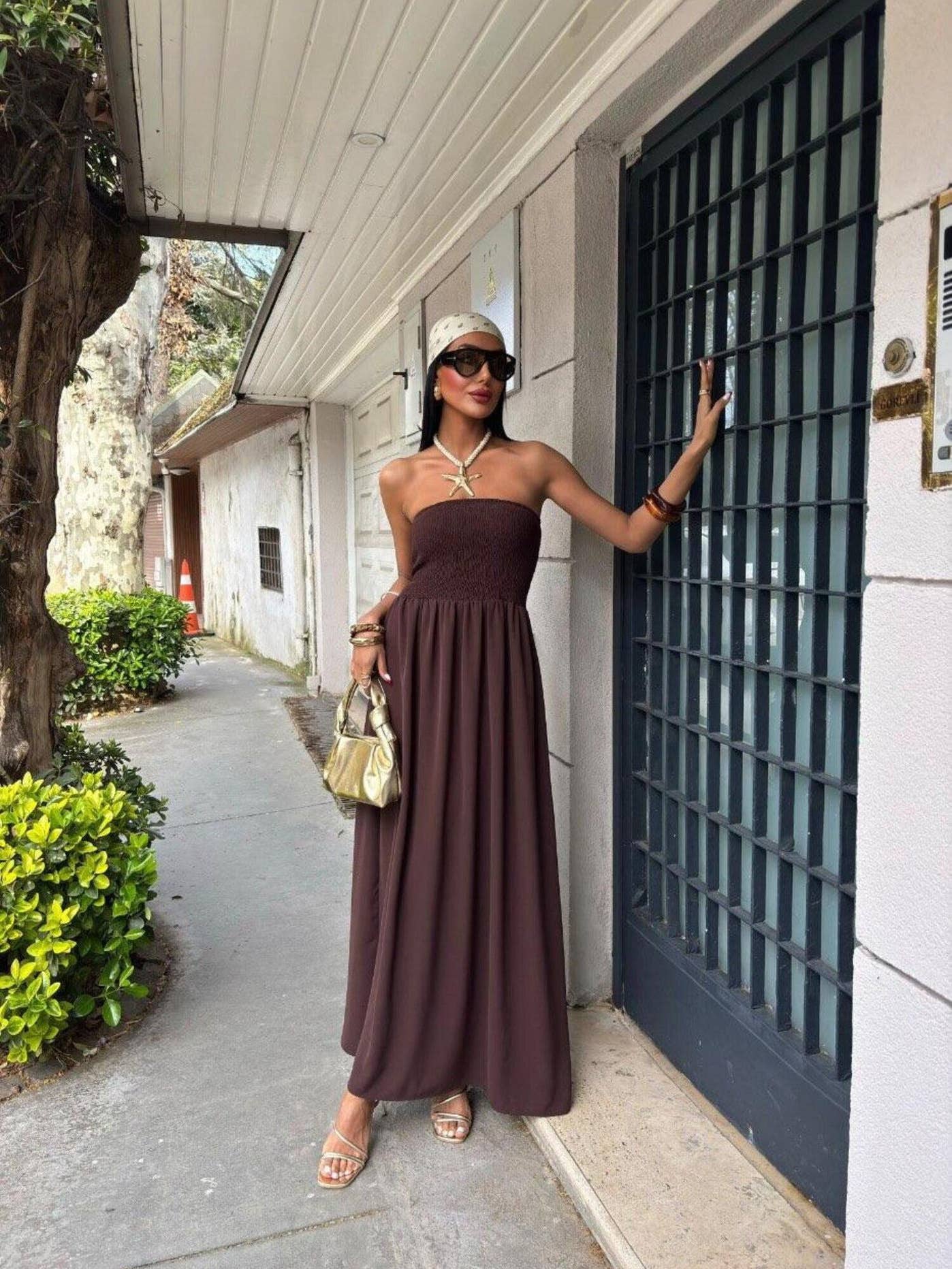 Solid color line neckline waist long style dress