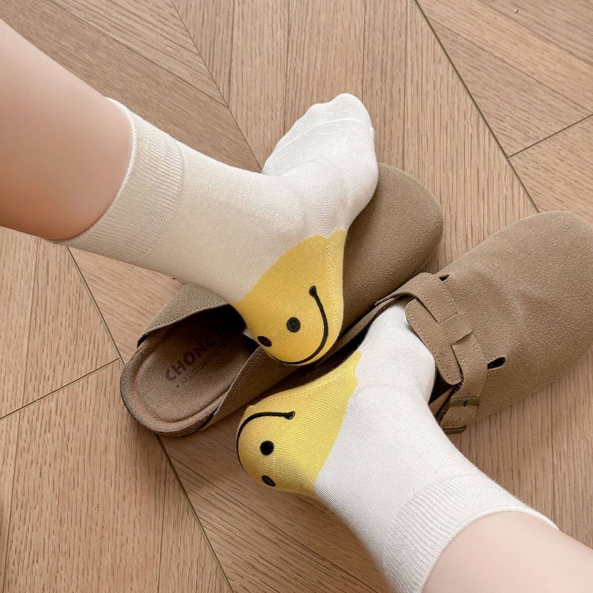 NEW HOT STAMPING SMILEY FACE SOCKS