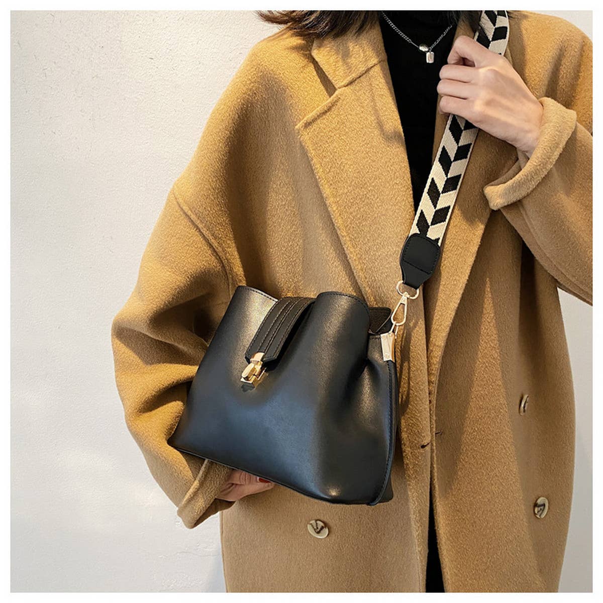 WOMEN RETRO SHOULDER BUCKET BAG_CWAB1552