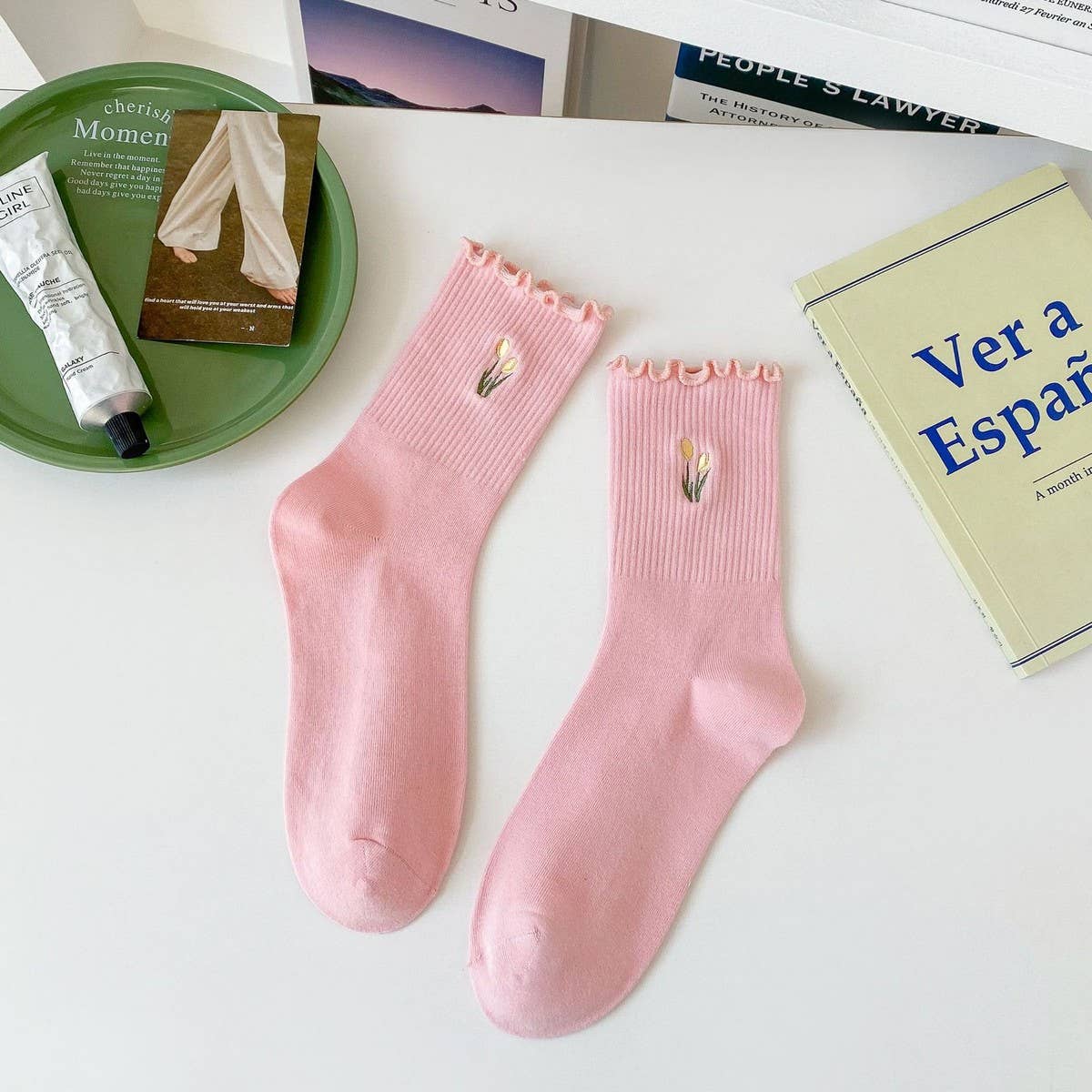 NEW ARRIVAL EMBROIDERED TULIP LACE MID-CALF SOCKS