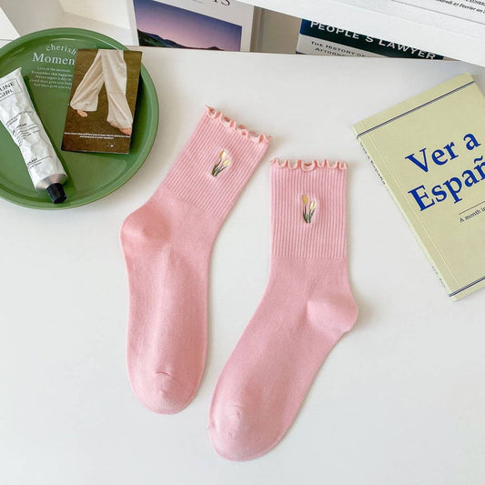 NEW ARRIVAL EMBROIDERED TULIP LACE MID-CALF SOCKS
