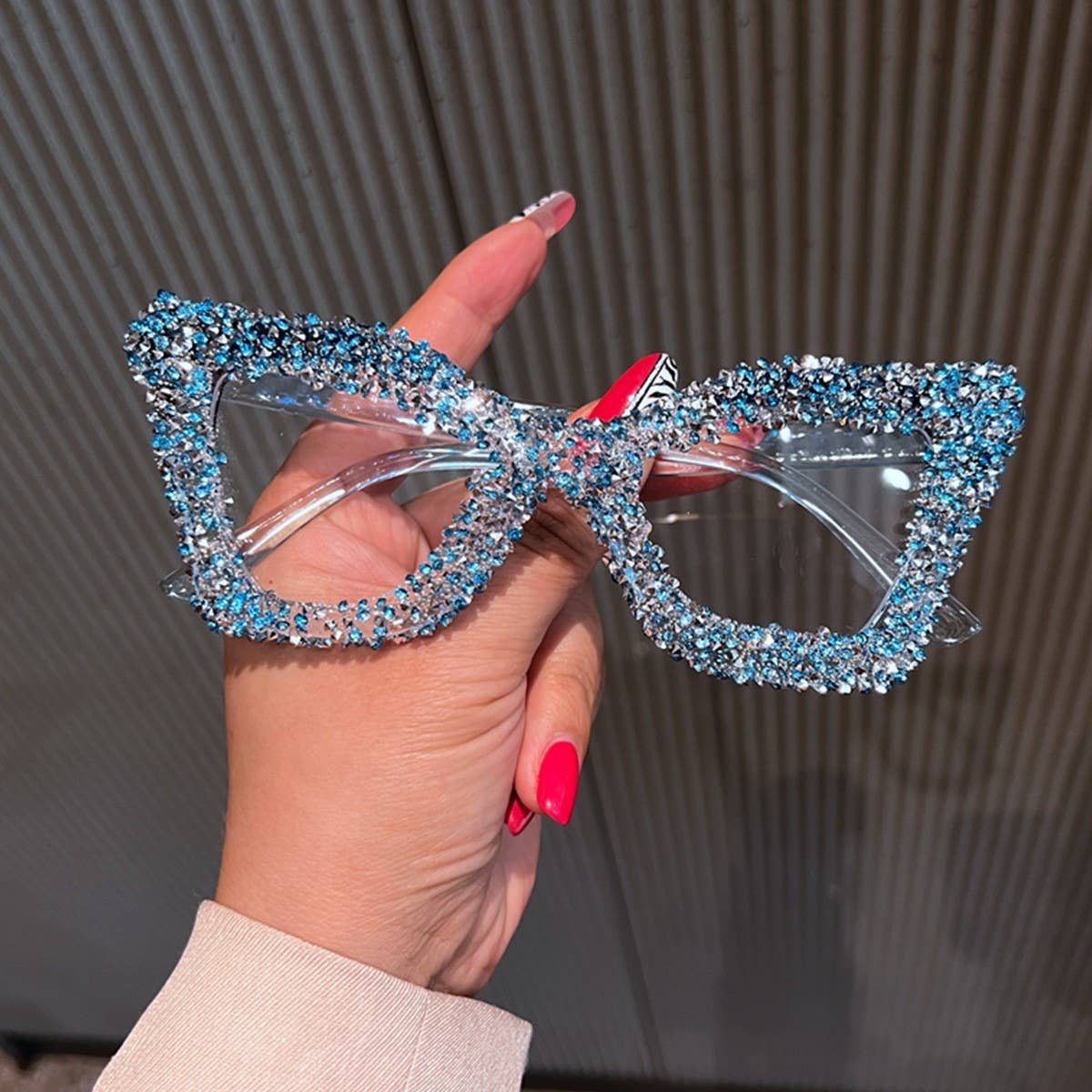 BLACK FRAME CAT-EYE GLASSES WITH RHINESTONES_CWASG0764