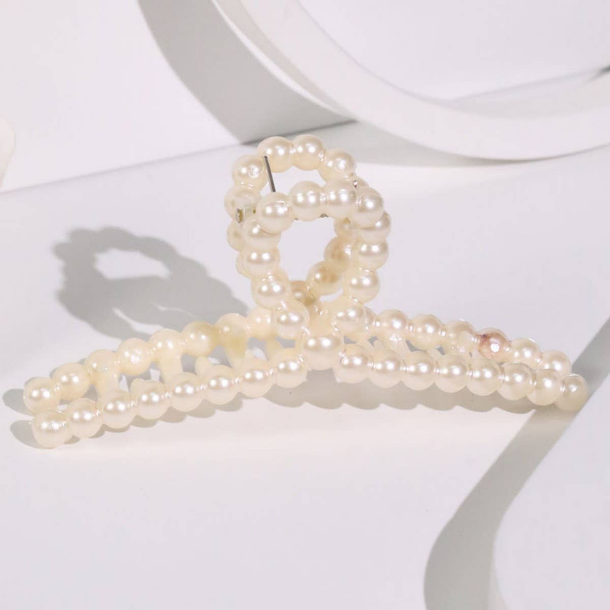 Chic Pearl Heart Claw Clip ? Minimalist Hair Grip
